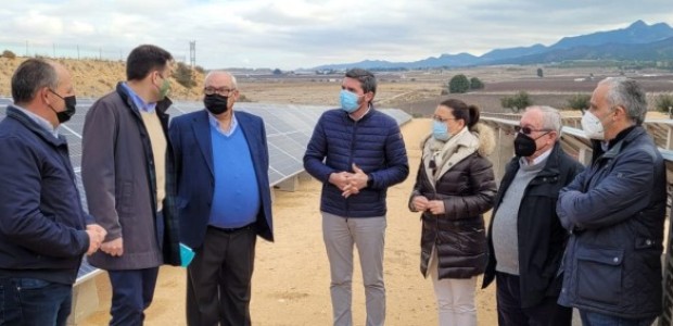 EL CONSEJERO DE AGRICULTURA INAUGURA UNA PLANTA SOLAR FOTOVOLTAICA